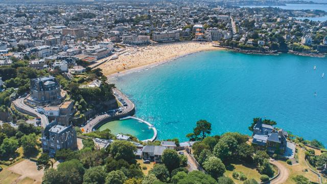 Écluse beach in Dinard