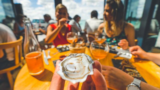 Oyster tasting in a restaurant in Cancale