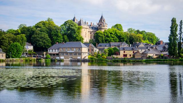 Lake Tranquille and Combourg castle
